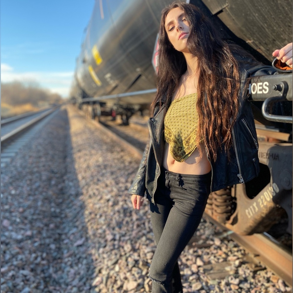 Meet your Posher, Jasmine